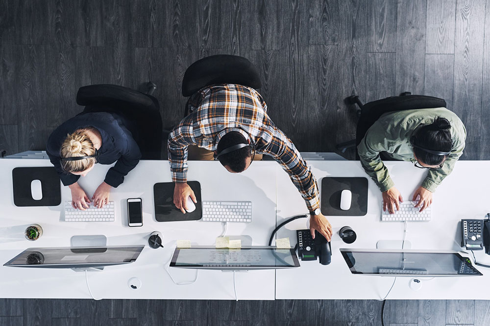 3 tech consultants